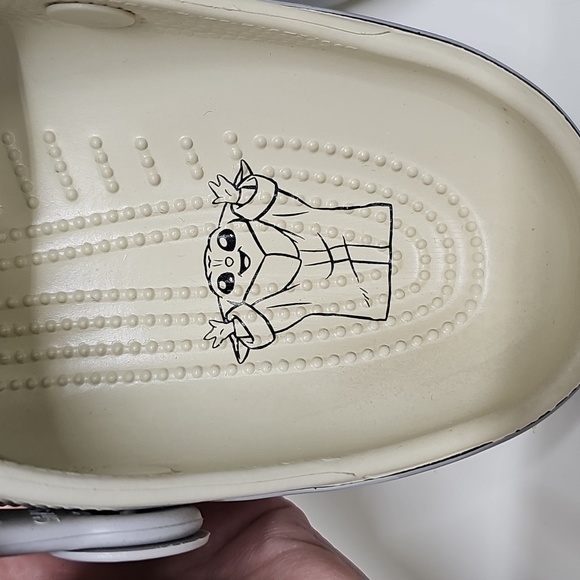 Crocs Star Wars Grogu Classic Clog, Mens Size 7 Womens Size 9, Almost New - Picture 10 of 13